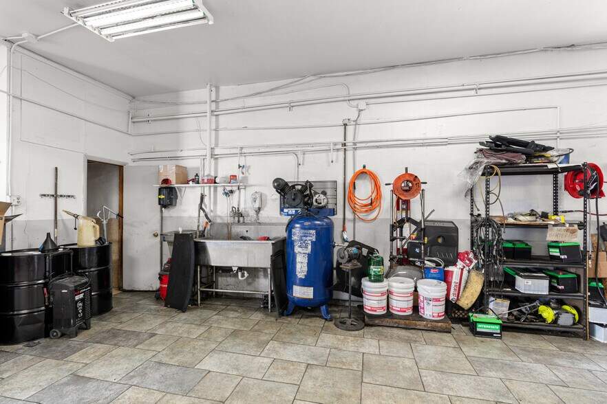 More Photos Of 3771 Bird Rd, Miami Storefront For Sale