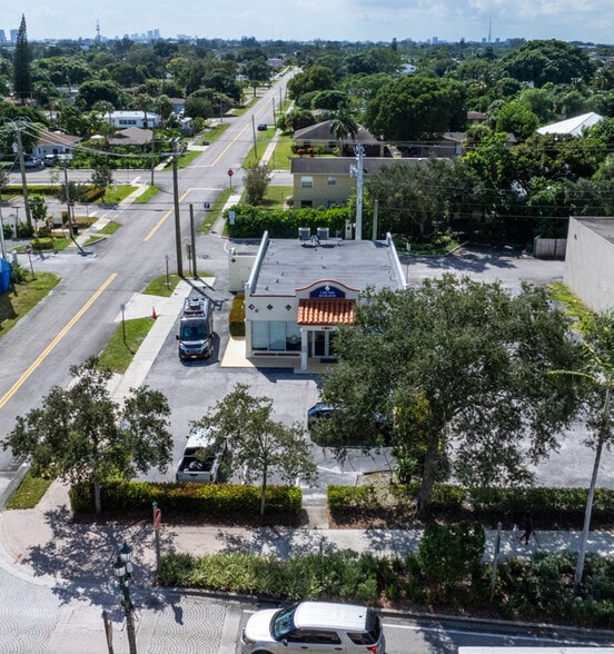 More Photos Of 800 Park Ave, West Palm Beach Storefront Retail Office For Sale