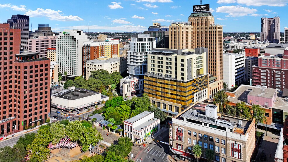 More Photos Of 114 E Main Plz, San Antonio Storefront Retail Office For Sale