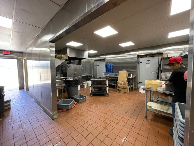 More Photos Of 730 W Spring Valley Rd, Richardson Restaurant For Sale