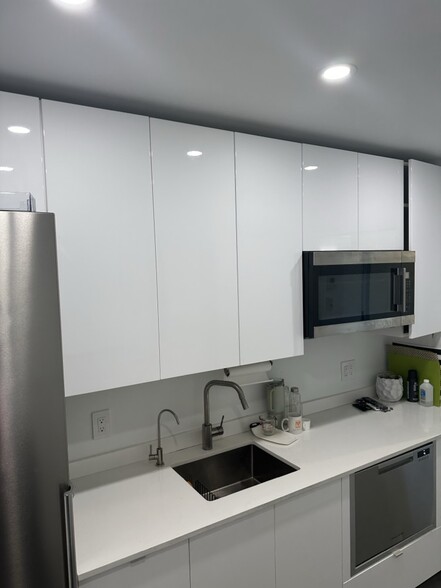 More Photos Of 4770 Biscayne Blvd, Miami Office For Sale