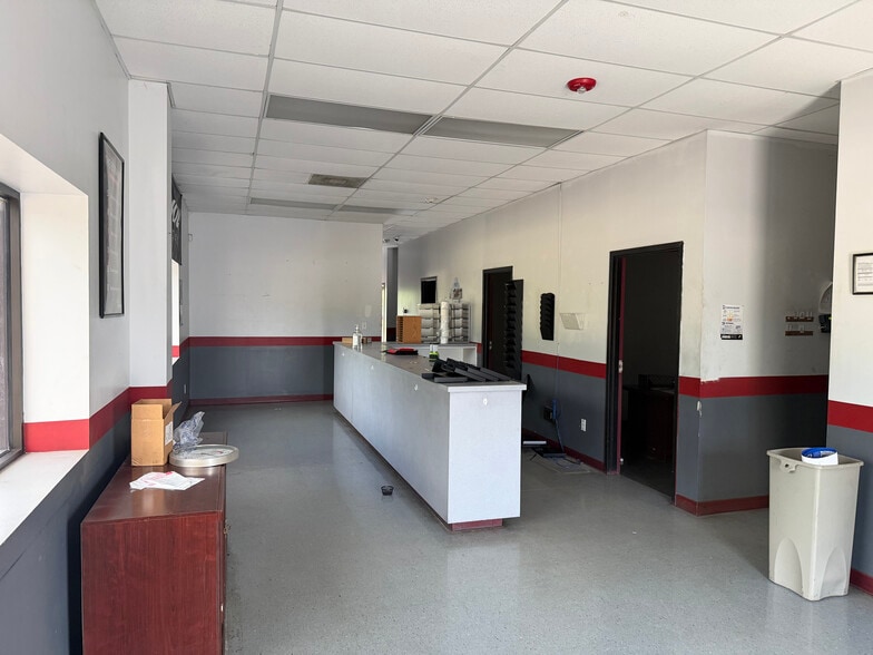 More Photos Of 9252 Canal Rd, Gulfport Industrial For Lease