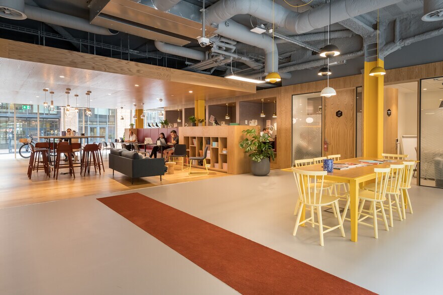 More Photos Of 77 Fulham Palace Rd, London Coworking Space