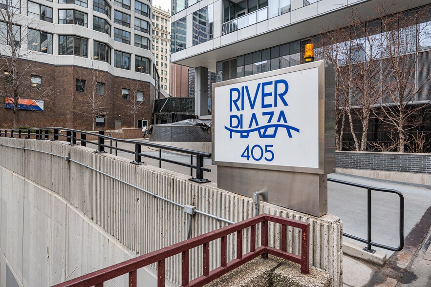 More Photos Of 405 N Wabash Ave, Chicago Office For Sale