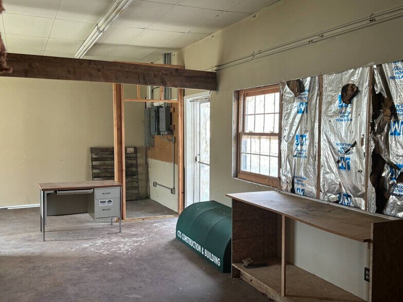 More Photos Of 4625 Pine St, Columbiaville Auto Dealership For Sale