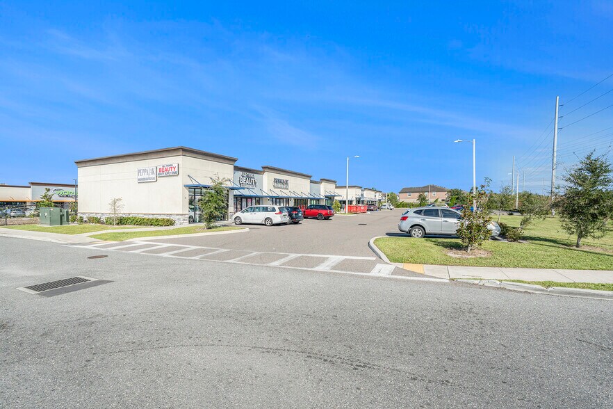 More Photos Of 9070 Progress Blvd, Riverview General Retail For Lease