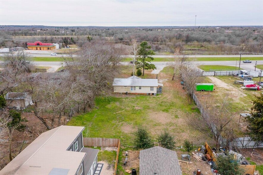 More Photos Of 262 Highway 290 E, Elgin Specialty For Sale