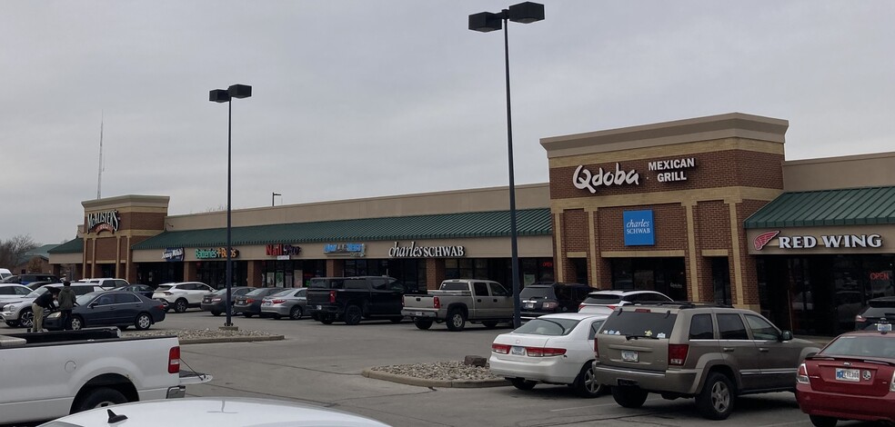 More Photos Of 1305 Veterans Pky, Clarksville Storefront For Lease