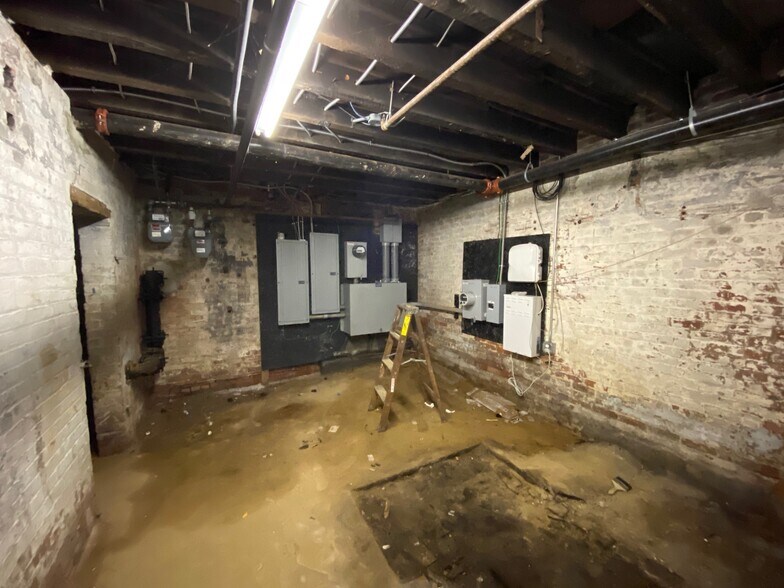 More Photos Of 171 Newark Ave, Jersey City Storefront Retail Office For Lease