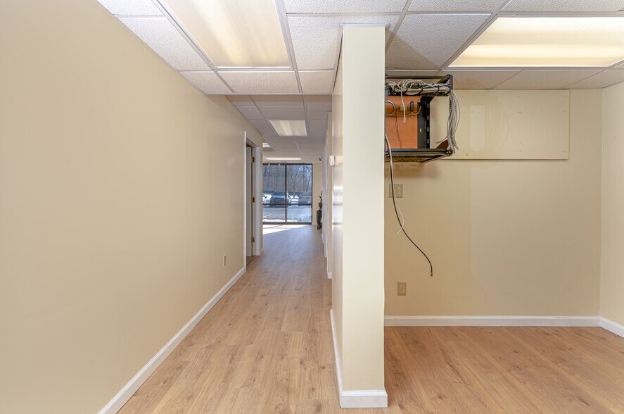 More Photos Of 540 E Main St, Branford Flex For Sale