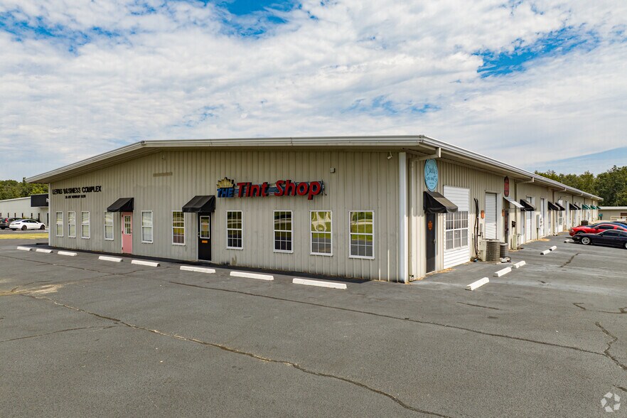 More Photos Of 24 Joe Kennedy Blvd, Statesboro Warehouse For Lease