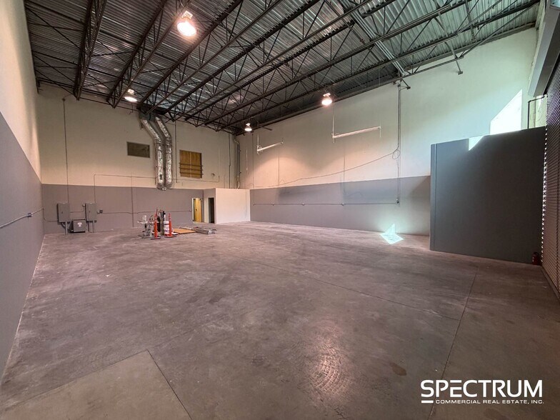 More Photos Of 28348 Constellation Rd, Valencia Warehouse For Lease