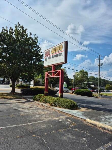 More Photos Of 4644 Jonesboro Rd, Forest Park Storefront Retail Office For Sale