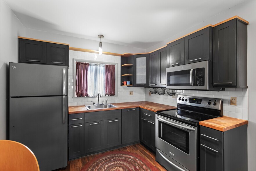 More Photos Of 900 Main St, Wellsburg Specialty For Sale