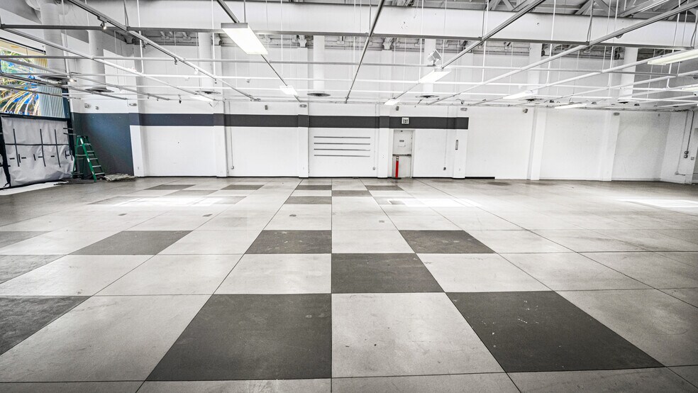 More Photos Of 236-242 Pine Ave, Long Beach Storefront Retail Office For Lease