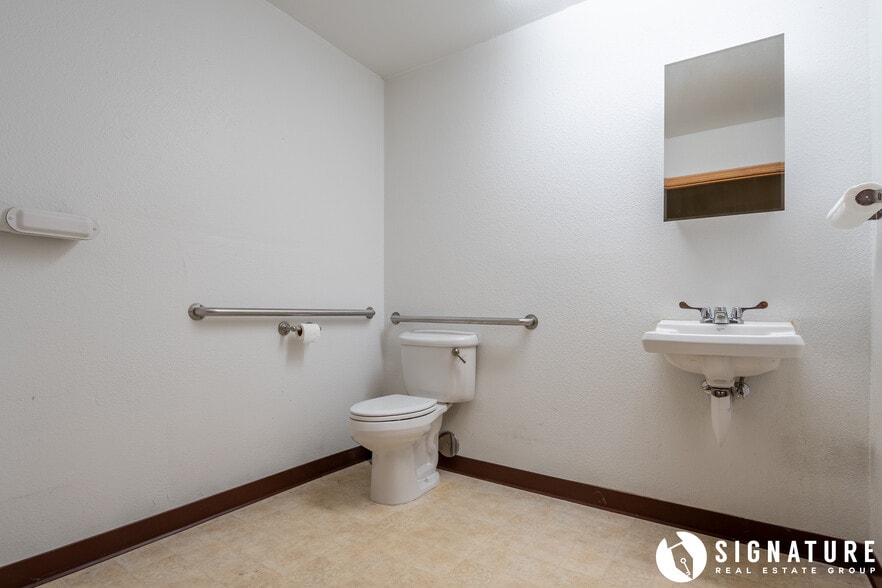 More Photos Of 1103 E Boxelder Rd, Gillette Storefront Retail Office For Sale