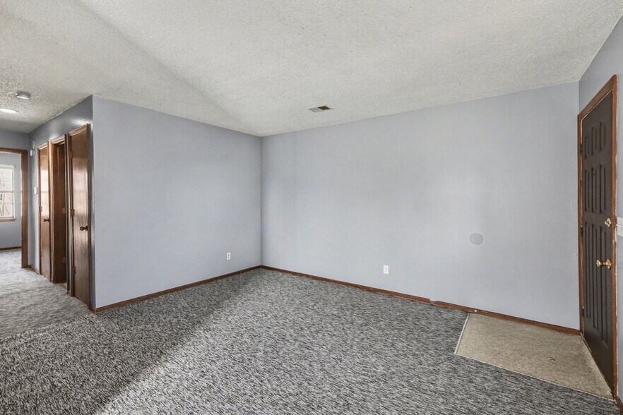 More Photos Of 8630 Lane Ave, Raytown Apartments For Sale