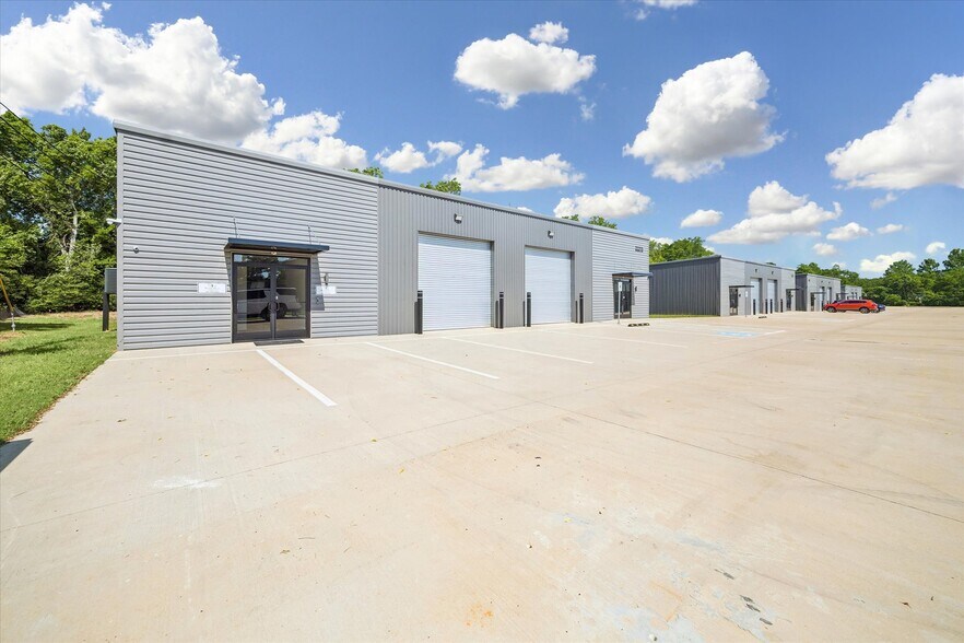 More Photos Of 22215 Mueschke Rd, Tomball Unknown For Lease
