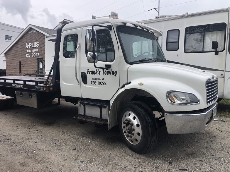 More Photos Of 2512 W Pembroke Ave, Hampton Service Station For Sale