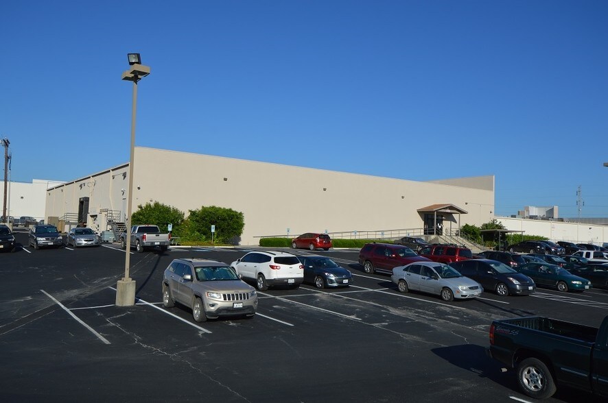 More Photos Of 1500-1532 Austin Hwy, San Antonio Unknown For Lease