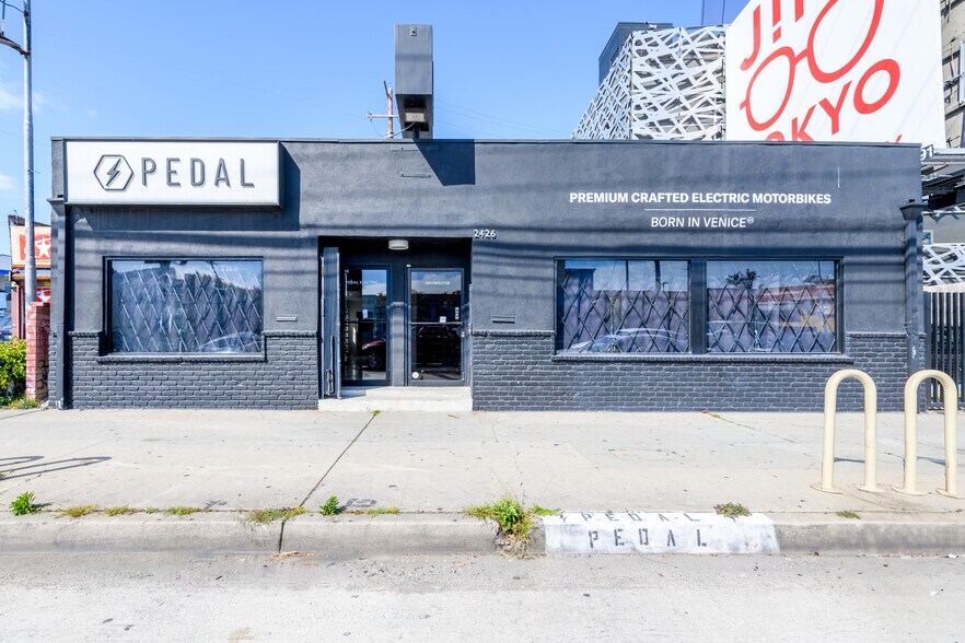 Primary Photo Of 2426 Lincoln Blvd, Venice Loft Creative Space For Lease