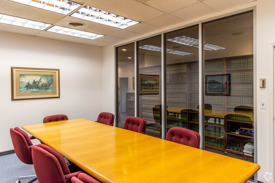 More Photos Of 2444 Morris Ave, Union Township Office For Lease
