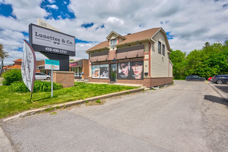 Primary Photo Of 96 Boul Du Curé-Labelle, Sainte-therese Freestanding For Sale