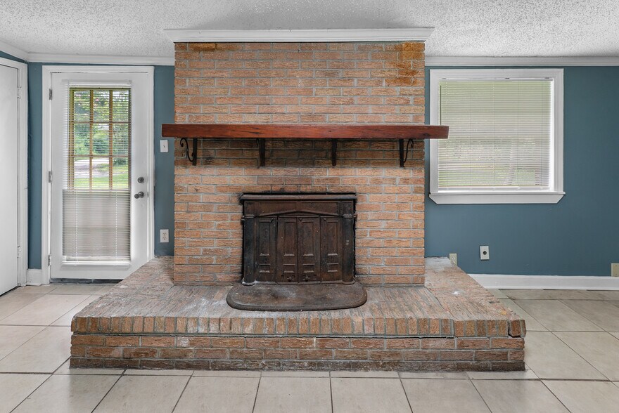 More Photos Of 2605 US Highway 80 W, Savannah Office For Sale