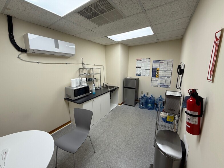 More Photos Of 1000 Germantown Pike, Plymouth Meeting Medical For Sale