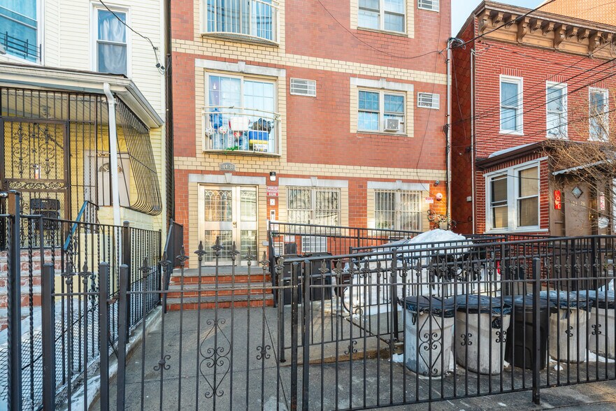 More Photos Of 10430 39th Ave, Corona Apartments For Sale