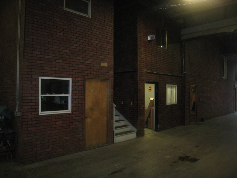 More Photos Of 500 Hunt Ave, Charleston Warehouse For Sale