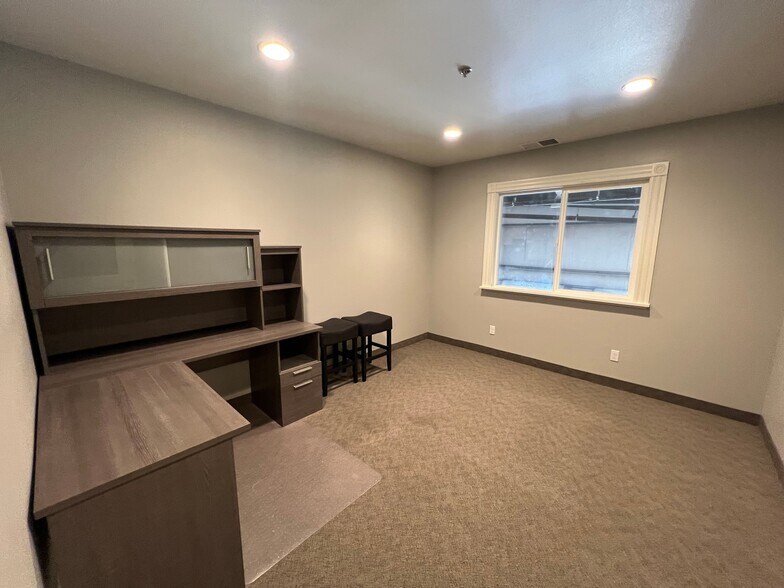 More Photos Of 800 S Stockton Ave, Ripon Warehouse For Lease