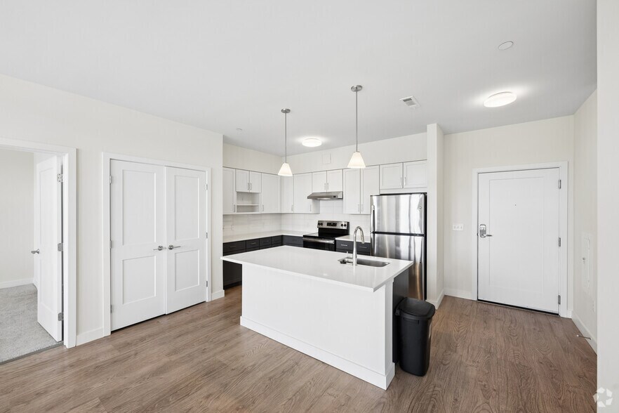 More Photos Of 10 Patriot Pky, South Weymouth Apartments For Lease