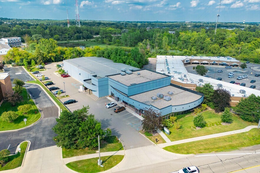 More Photos Of 42350 Grand River Ave, Novi Office For Sale