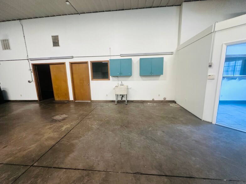 More Photos Of , Kansas City General Retail For Sale