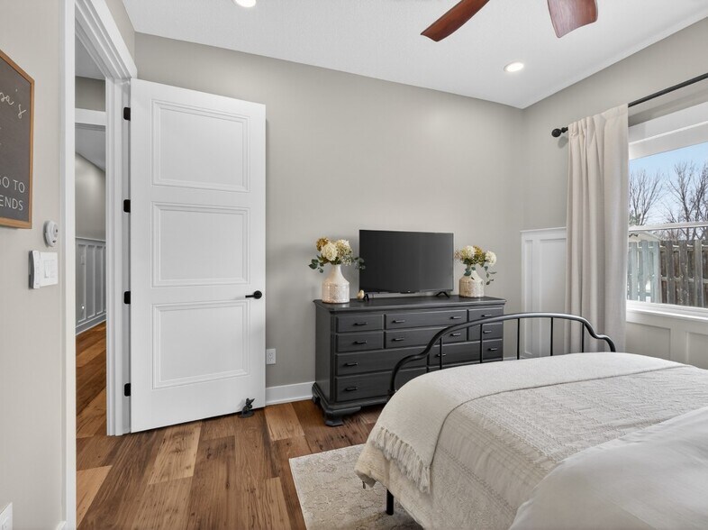 More Photos Of 15306 Covington Rd, Fort Wayne Flex For Sale