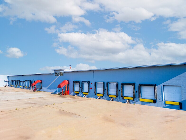 More Photos Of 7130 Krick Rd, Walton Hills Warehouse For Lease