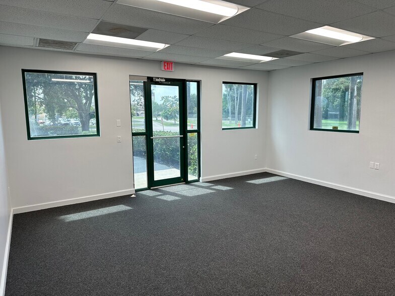 More Photos Of 4935 Park Ridge Blvd, Boynton Beach Warehouse For Lease