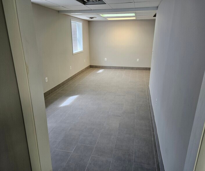 More Photos Of 6624 Quad Ave, Rosedale Industrial For Sale