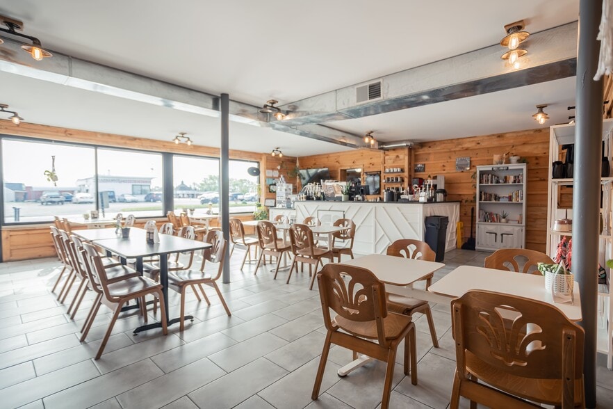 More Photos Of 5223 Columbus Ave, Anderson Storefront Retail Residential For Sale