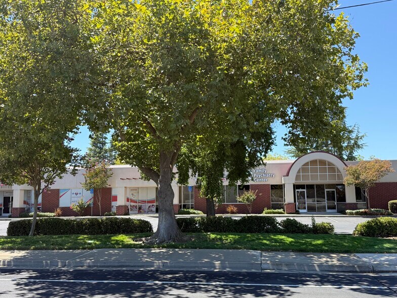 More Photos Of 9370 W Stockton Blvd, Elk Grove Office For Lease