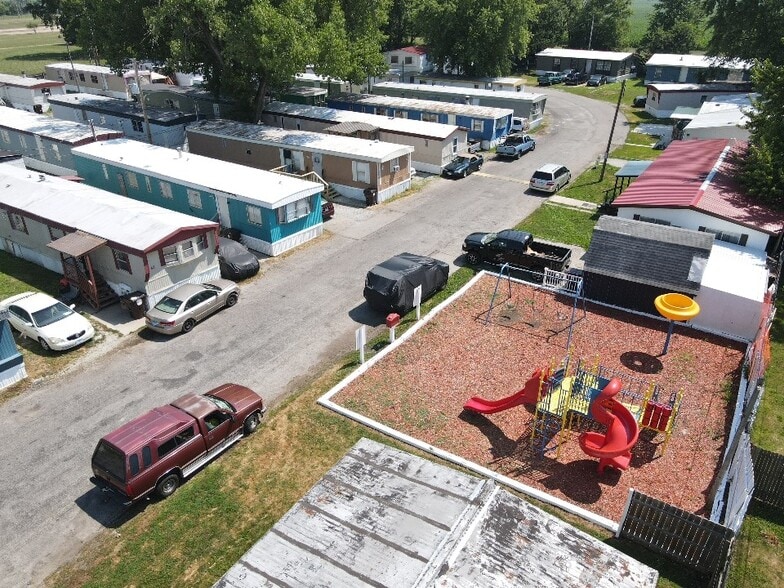 More Photos Of 1 Mahoning Ave, Rantoul Multifamily For Sale