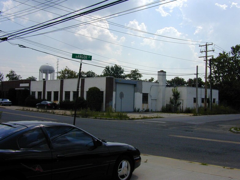 More Photos Of 1700 Strongs Ave N, Copiague Manufacturing For Lease