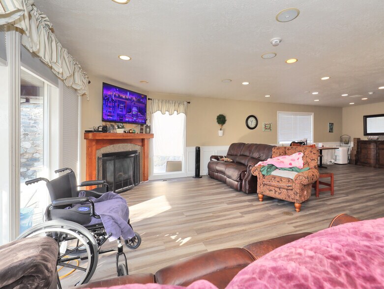 More Photos Of 41 E Center St, Centerville Assisted Living For Sale