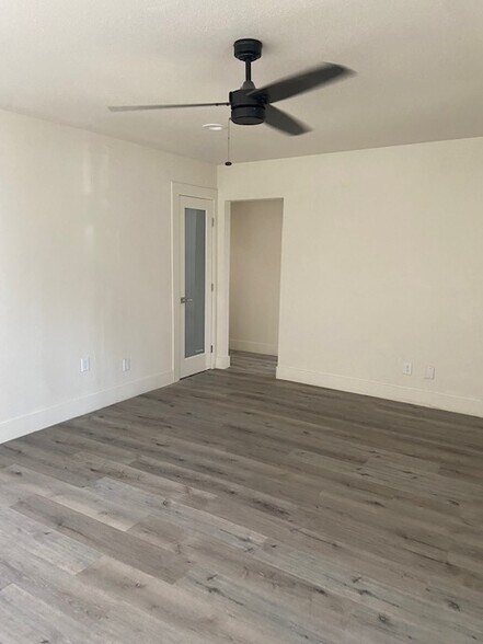More Photos Of 2001 Fremont St, Las Vegas Apartments For Sale