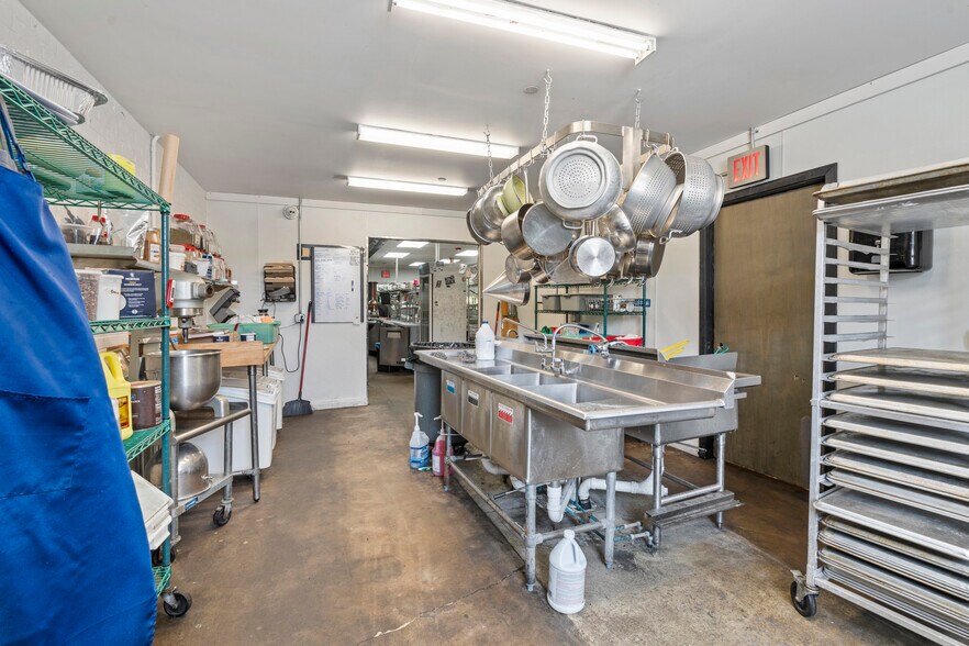 More Photos Of 500 Bridge St, Weissport Restaurant For Sale