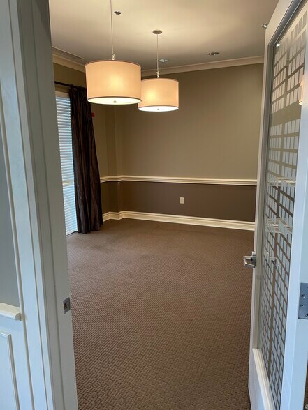 More Photos Of 7932 W Sand Lake Rd, Orlando Office For Sale