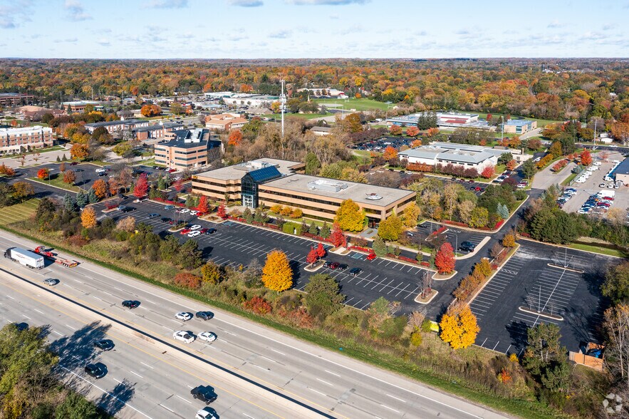 More Photos Of 32605 W 12 Mile Rd, Farmington Hills Office For Lease