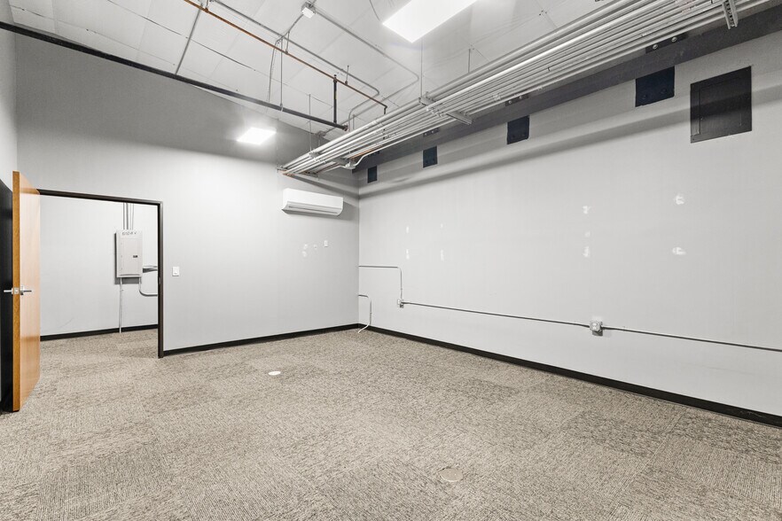 More Photos Of 7637 FM 3009, Schertz Light Distribution For Sale