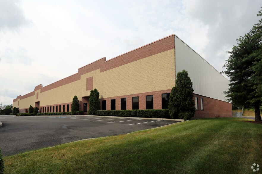 More Photos Of 20 Twinbridge Dr, Pennsauken Warehouse For Lease